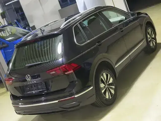 Gebraucht VW Tiguan Move 150 PS (110 kW) 2024 Deep blackperl. (metallic) SUV