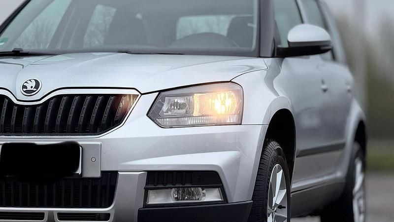 Używany Skoda Yeti 150 KM (110 kW) 2015 Srebrny SUV