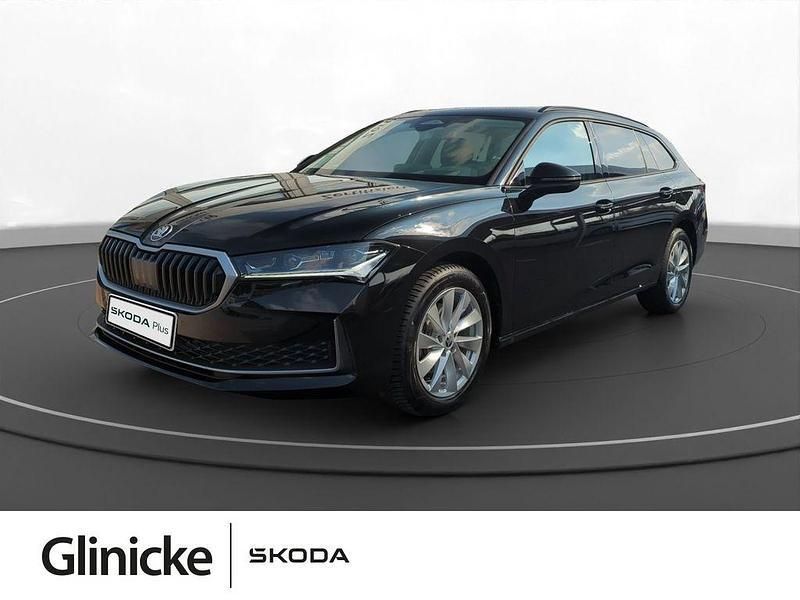 Schwarz Gebraucht 2024 Skoda Superb Selection Kombi | 36.480 € (Etwas zu teuer) - Bild 1/2
