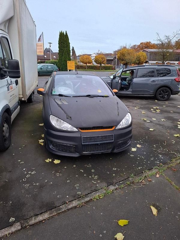 Schwarz Gebraucht 2006 Peugeot 206 CC Cabrio | 3.000 € (Etwas zu teuer) - Bild 1/4
