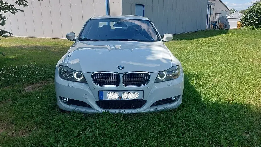 Gebraucht BMW 330 Performance 245 PS (180 kW) 2010 Weiß Limousine