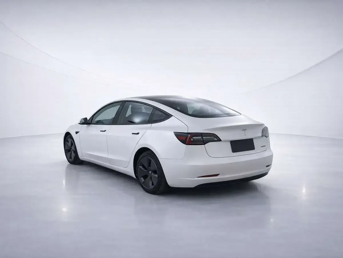 Käytetty Tesla Model 3 366 kW (498 HP) 2022 Valkoinen Sedan