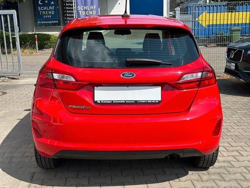 Gebraucht Ford Fiesta 95 PS (69 kW) 2020 Rot Limousine