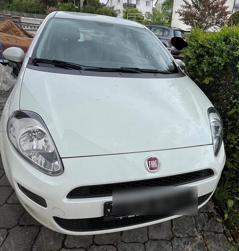 Weiß Gebraucht 2017 Fiat Punto Kleinwagen | 6.700 € (Fairer Preis) - Bild 1/3
