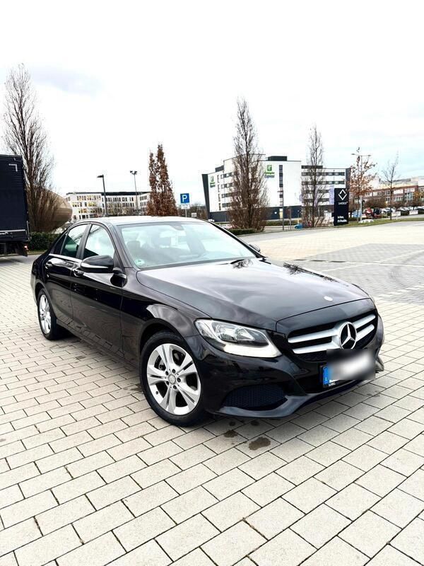 Schwarz Gebraucht 2015 Mercedes C200 Avantgarde Limousine | 13.990 € (Guter Preis) - Bild 1/4