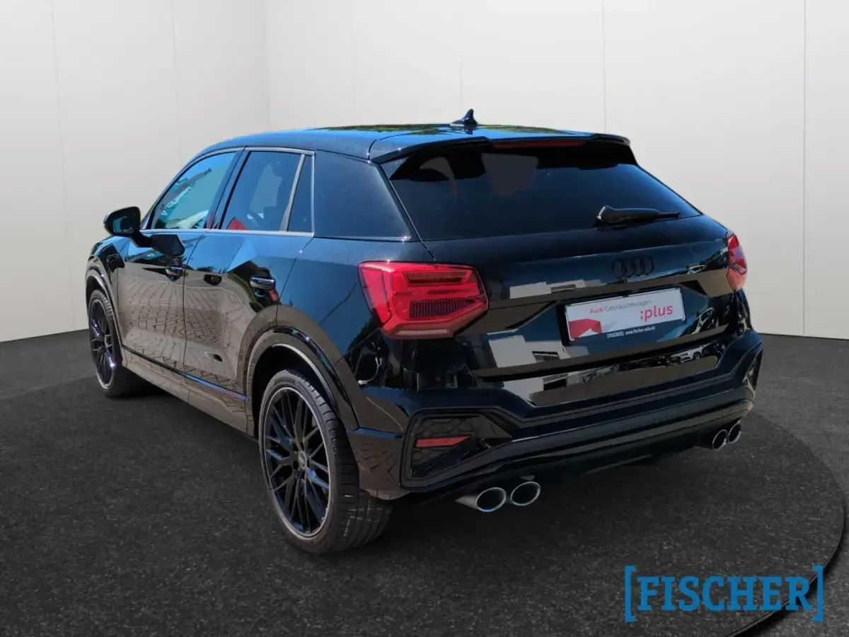 Gebraucht Audi SQ2 Ambiente 300 PS (220 kW) 2023 Schwarz SUV