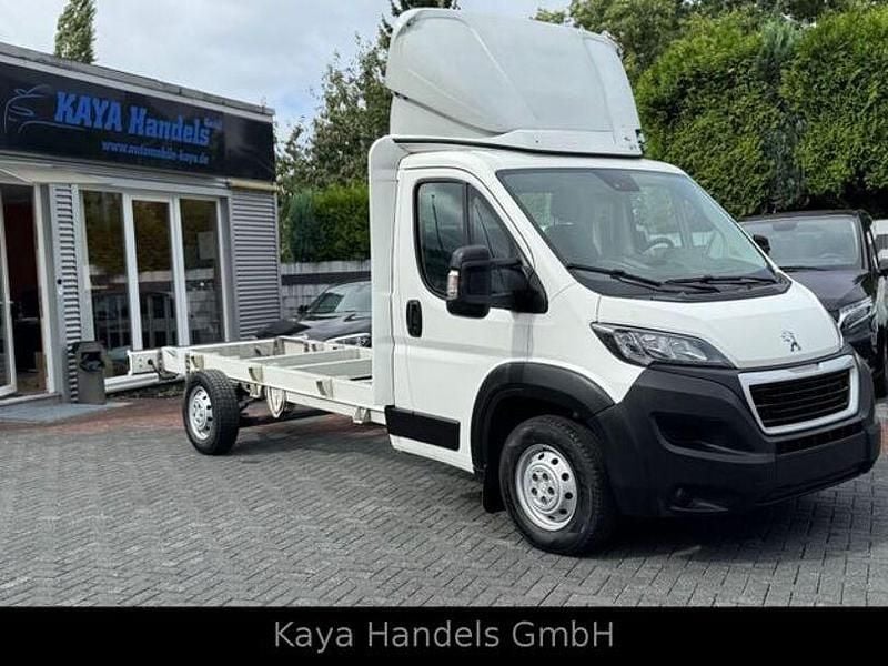 Weiss Gebraucht 2021 Peugeot Boxer Van | 12.999 € - Bild 1/4