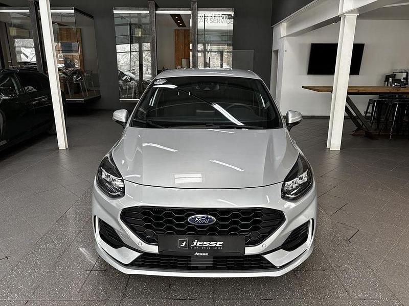 Gebraucht Ford Fiesta ST-Line 101 PS (74 kW) 2023 Polarsilber metallic (metallic) Limousine