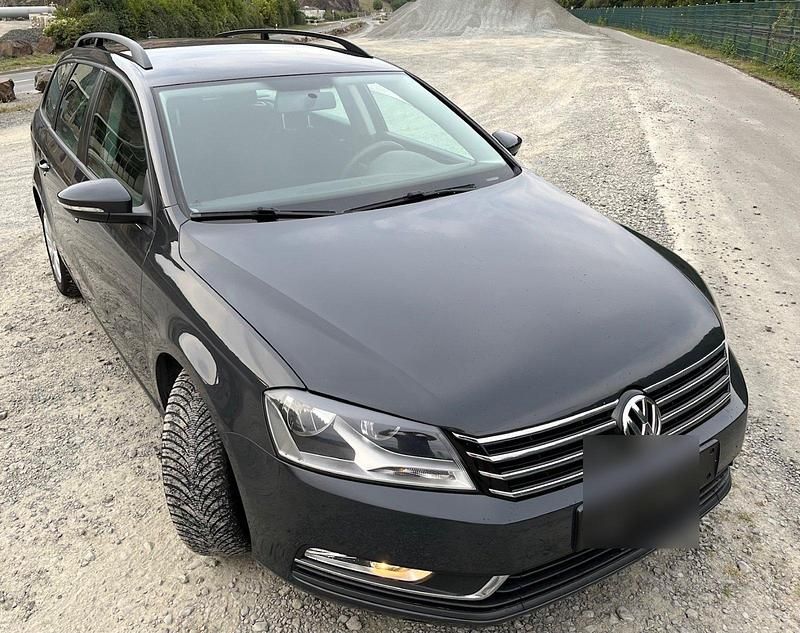 Grau Gebraucht 2014 VW Passat Kombi | 6.600 € (Superpreis) - Bild 1/4
