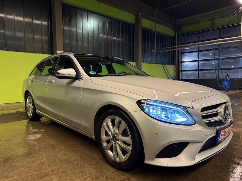Gebraucht Mercedes C220 Avantgarde 194 PS (142 kW) 2019 Silber Kombi