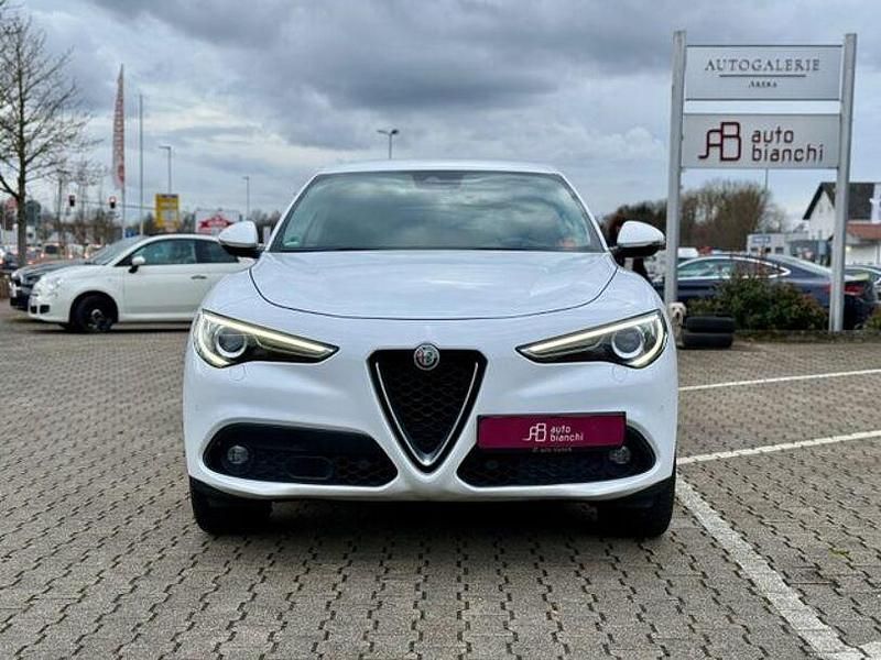 Gebraucht Alfa Romeo Stelvio Super 209 PS (153 kW) 2017 Weiß SUV