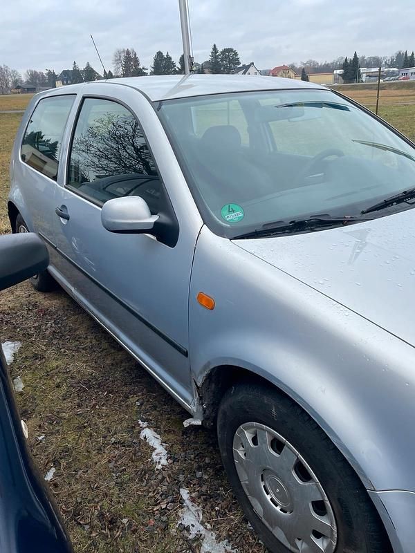 Gebraucht VW Golf IV 75 PS (55 kW) 1998 Silber Kleinwagen