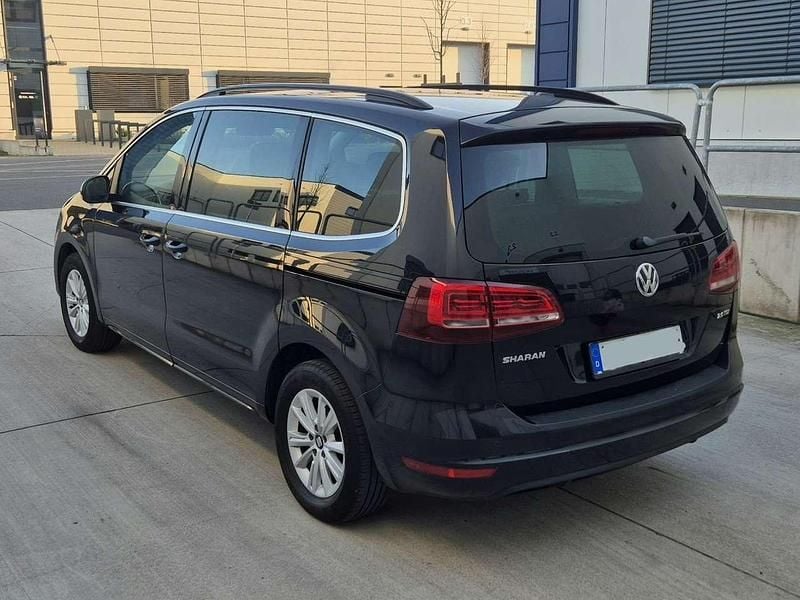 Gebraucht VW Sharan 150 PS (110 kW) 2016 Schwarz Van / Kleinbus