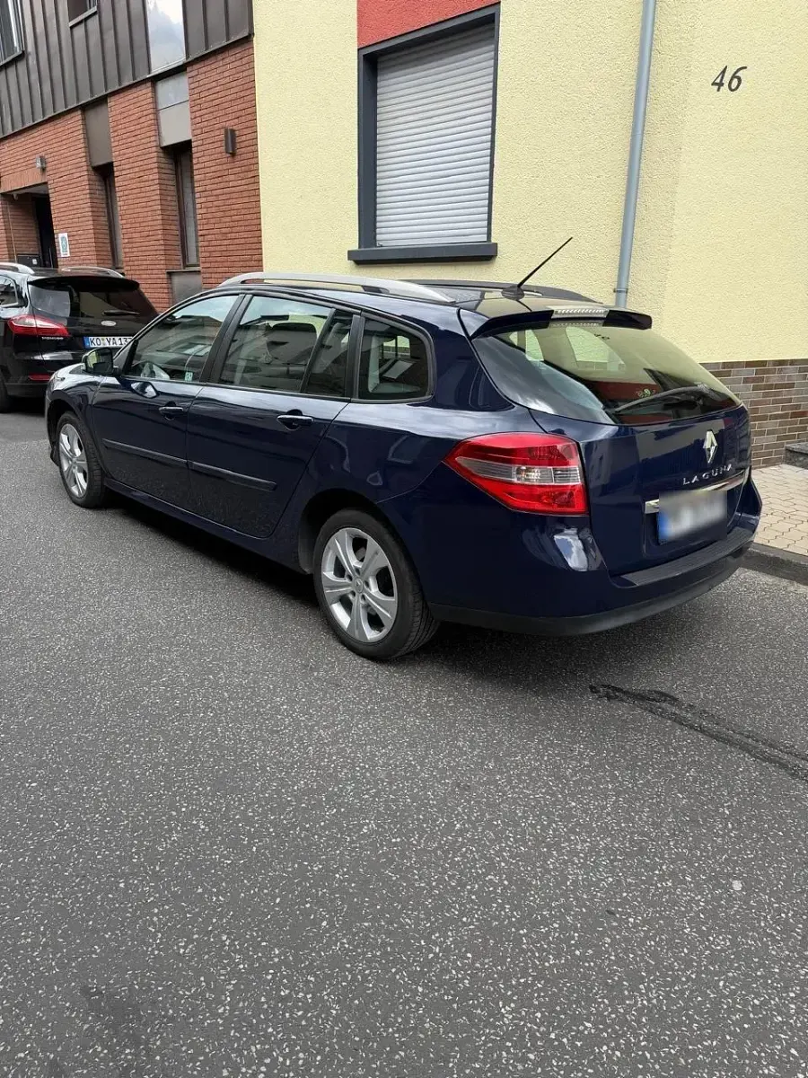 Gebraucht Renault Laguna III 110 PS (80 kW) 2009 Blau Kombi
