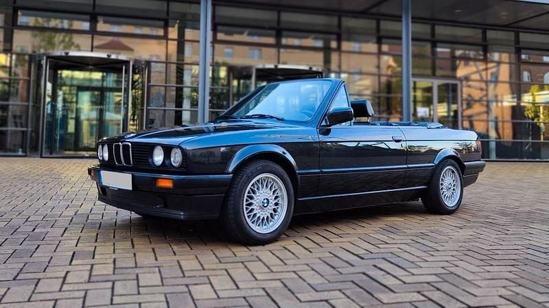 Schwarz Gebraucht 1991 BMW 318 Cabriolet M Sport Cabrio | 23.900 € - Bild 1/4