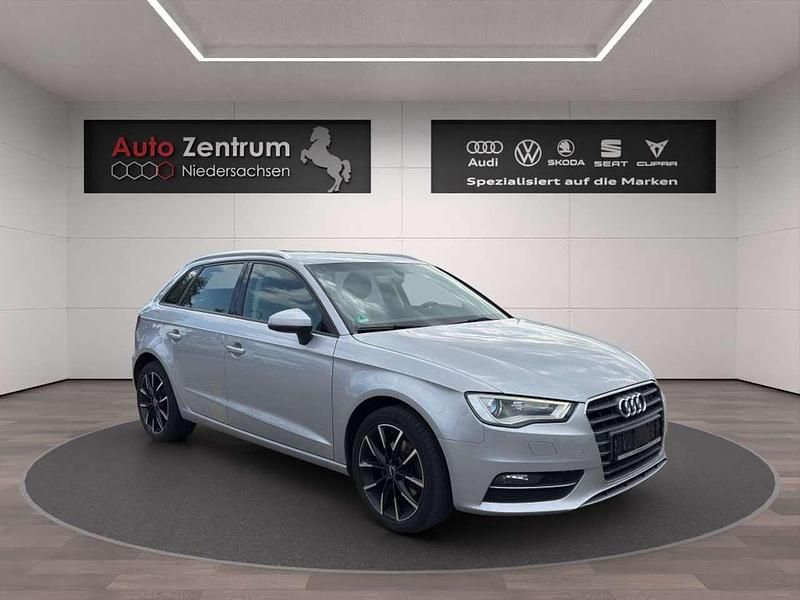 Floret silver metallic Gebraucht 2015 Audi A3 Sportback Attraction Kombi | 12.970 € (Superpreis) - Bild 1/4