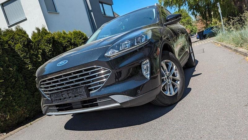 Schwarz Gebraucht 2023 Ford Kuga Titanium SUV | 24.999 € (Superpreis) - Bild 1/4