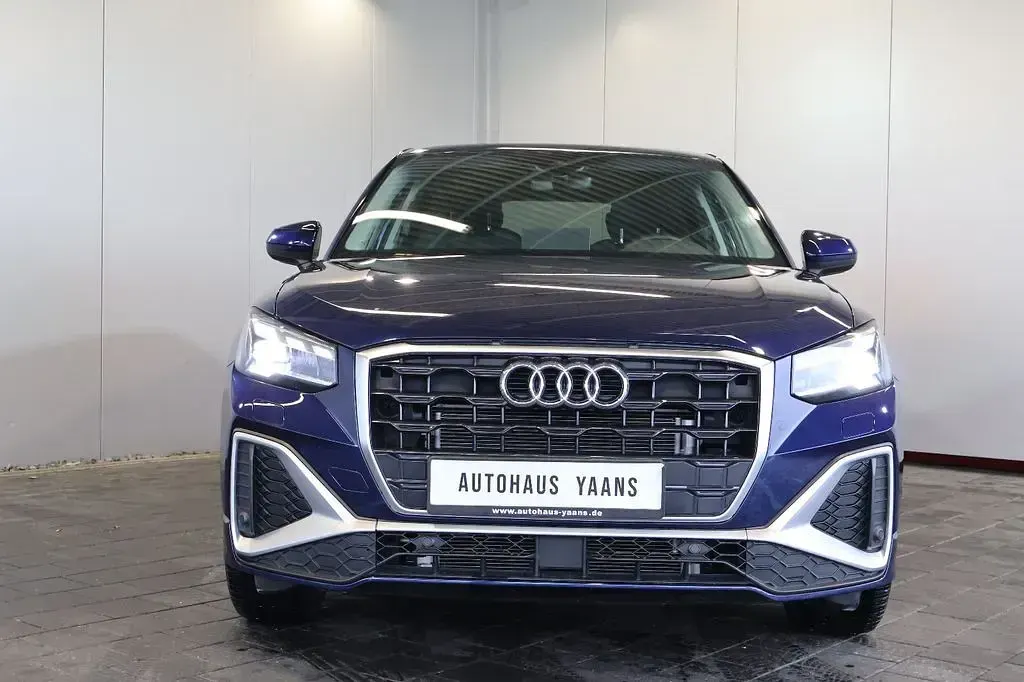 Second-hand Audi Q2 S-Line 150 CP (110 kW) 2024 Albastru SUV