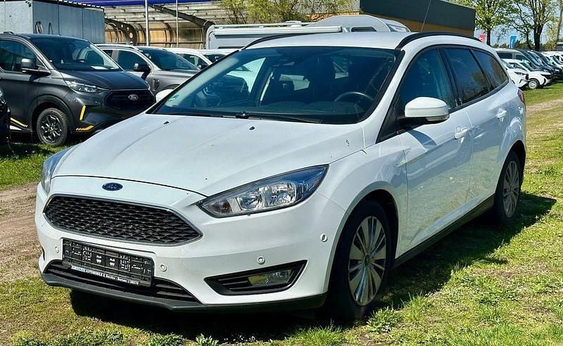 Second-hand Ford Focus 125 CP (91 kW) 2016 Alb Berlinǎ