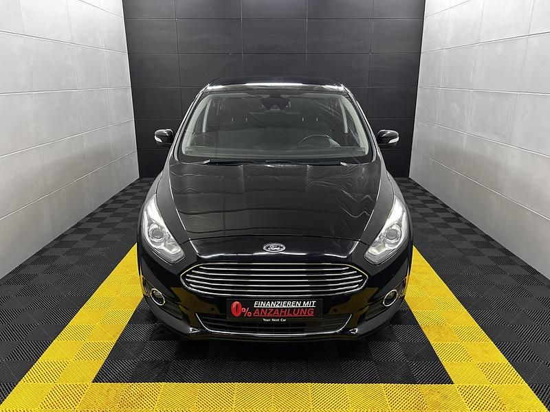 Gebraucht Ford S-MAX Titanium 150 PS (110 kW) 2018 Schwarz Van / Kleinbus