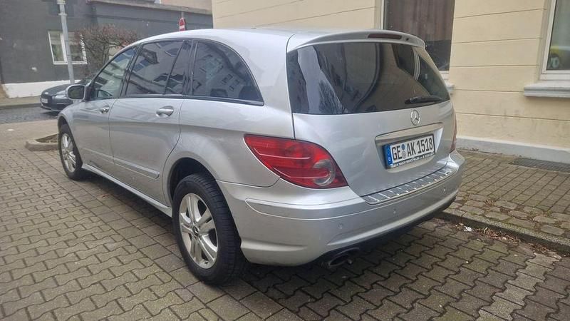 Gebraucht Mercedes R320 224 PS (164 kW) 2008 Silber Van / Kleinbus