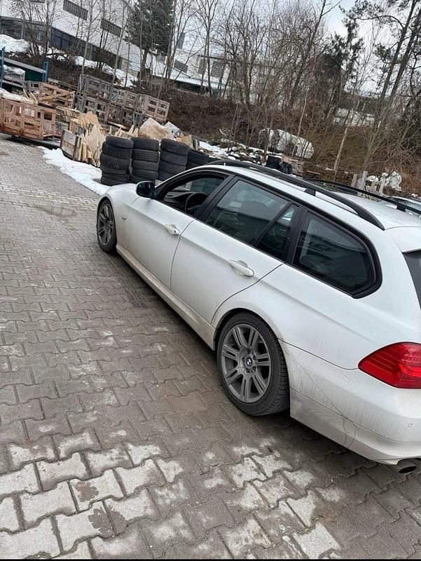 Gebraucht BMW 320 177 PS (130 kW) 2008 Weiß Kombi