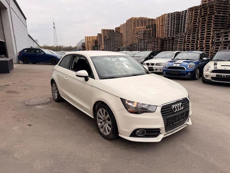 Gebraucht Audi A1 Attraction 86 PS (63 kW) 2011 Weiß Kleinwagen