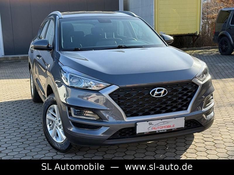 Gebraucht Hyundai Tucson Select 132 PS (97 kW) 2019 Micron/pepper grey SUV