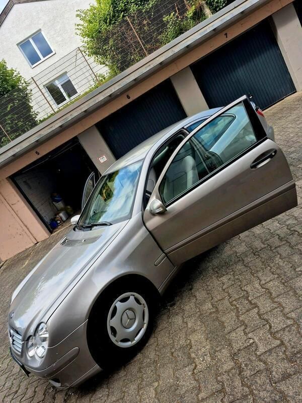 Gebraucht 2005 Mercedes C180 Coupé | 2.000 € (Fairer Preis) - Bild 1/4