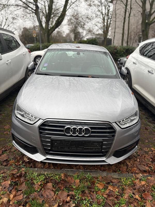 Grau Gebraucht 2015 Audi A1 Sportback Kleinwagen | 10.500 € (Guter Preis) - Bild 1/4
