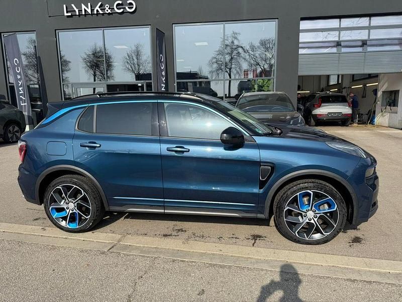 Second-hand Lynk & Co 01 261 CP (191 kW) 2023 Albastru SUV