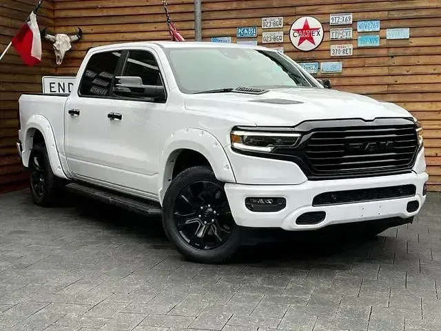 Używany Dodge Ram 401 KM (294 kW) 2023 Biały Pickup