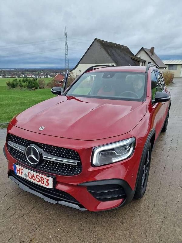 Rot Gebraucht 2020 Mercedes GLB250 AMG line SUV | 40.700 € (Etwas zu teuer) - Bild 1/3