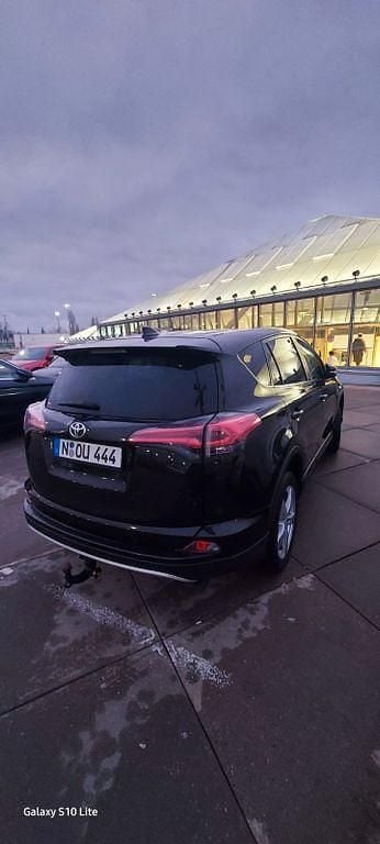 Gebraucht Toyota RAV4 Edition-S 143 PS (105 kW) 2017 Schwarz SUV