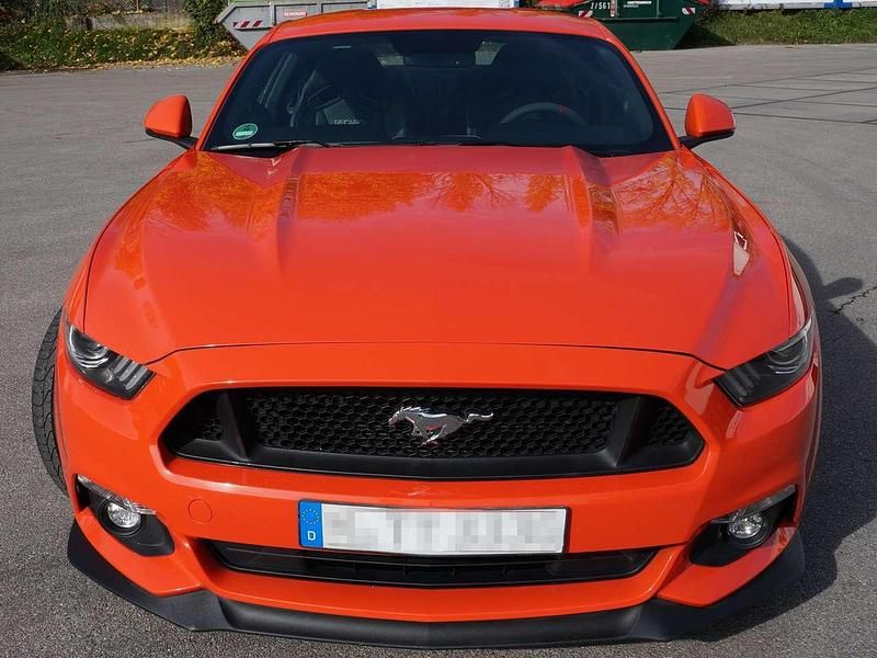 Orange Gebraucht 2015 Ford Mustang GT Coupé | 29.850 € (Fairer Preis) - Bild 1/4
