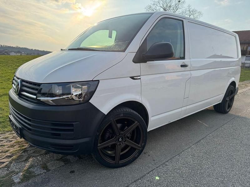 Gebraucht VW Transporter 102 PS (75 kW) 2019 Candyweiß Van
