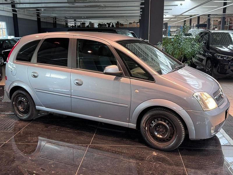 Gebraucht Opel Meriva Cosmo 125 PS (91 kW) 2004 Silber Van / Kleinbus