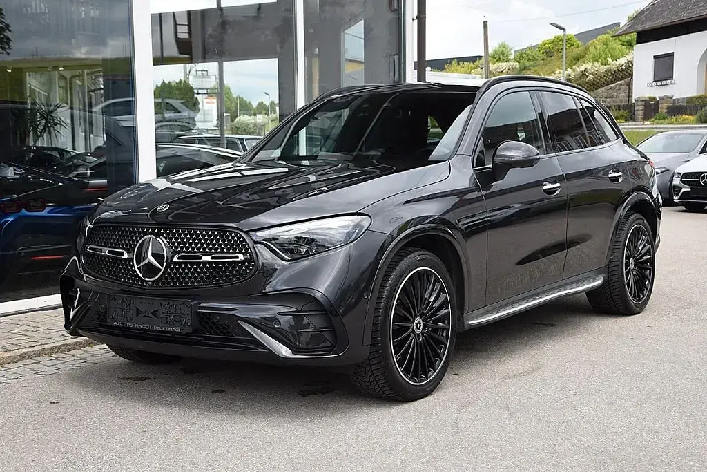 Gebraucht Mercedes GLC220 AMG line 197 PS (144 kW) 2023 Grau SUV