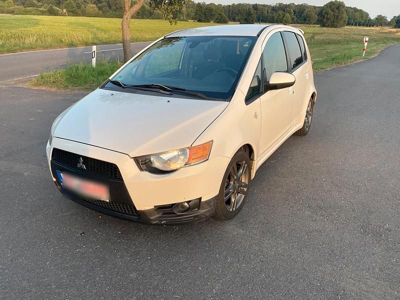 Weiß Gebraucht 2010 Mitsubishi Colt Kleinwagen | 3.000 € (Fairer Preis) - Bild 1/4
