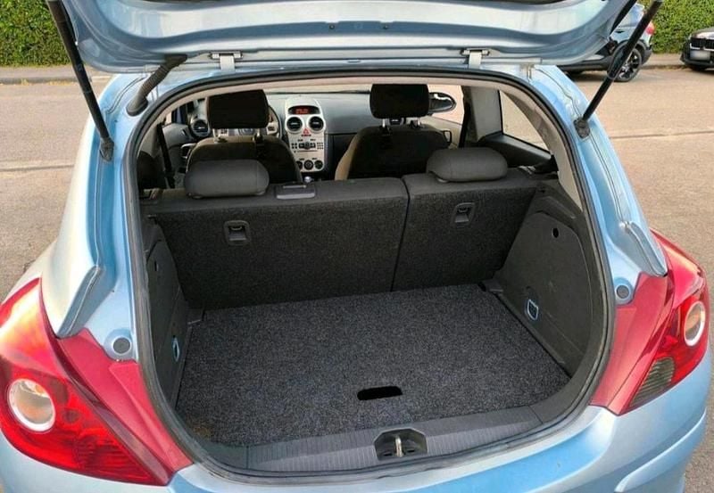 Second-hand Opel Corsa 75 CP (55 kW) 2007 Albastru Hatchback