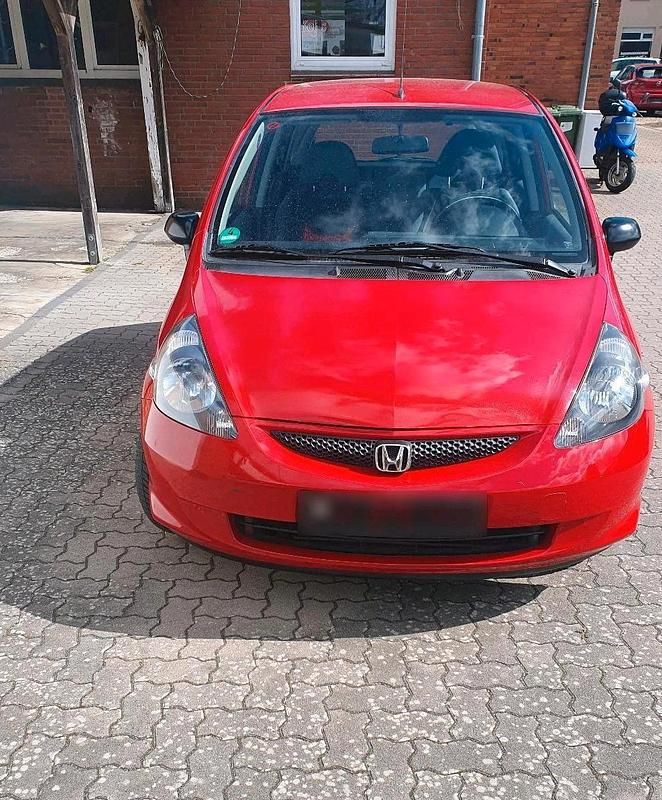 Second-hand Honda Jazz 78 CP (57 kW) 2007 Roșu Hatchback