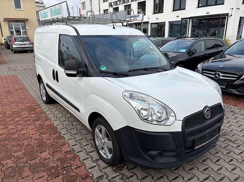 Gebraucht Fiat Doblò 75 PS (55 kW) 2015 Colore esterno (weiß) Van / Kleinbus