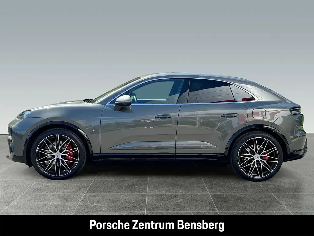 Nuova Porsche Macan 330 kW (449 CV) 2026 Verde SUV