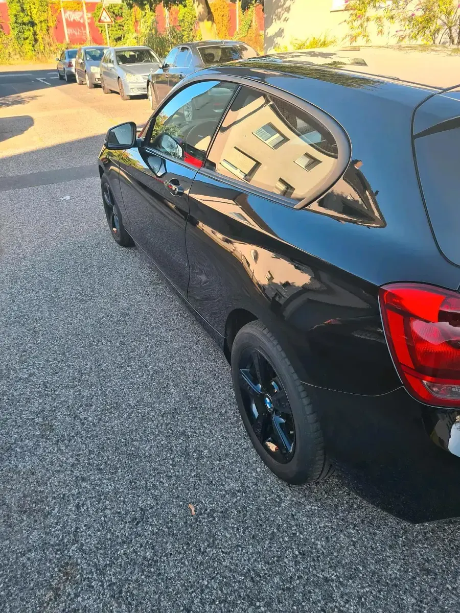 Gebraucht BMW 114 102 PS (75 kW) 2013 Schwarz Kleinwagen