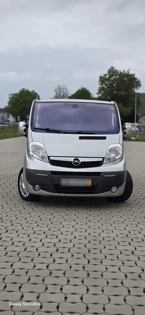 Używany Opel Vivaro 145 KM (106 kW) 2008 Srebrny Minivan