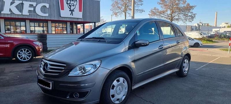 Gebraucht Mercedes B170 116 PS (85 kW) 2005 Kometgrau  metalliclack Van / Kleinbus