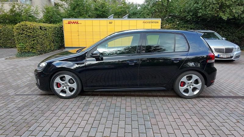 Schwarz Gebraucht 2009 VW Golf VI GTI Limousine | 8.999 € (Fairer Preis) - Bild 1/4