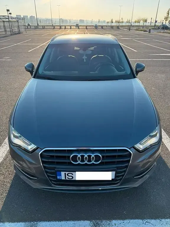 Gebraucht Audi A3 Ambiente 125 PS (91 kW) 2014 Grau Limousine