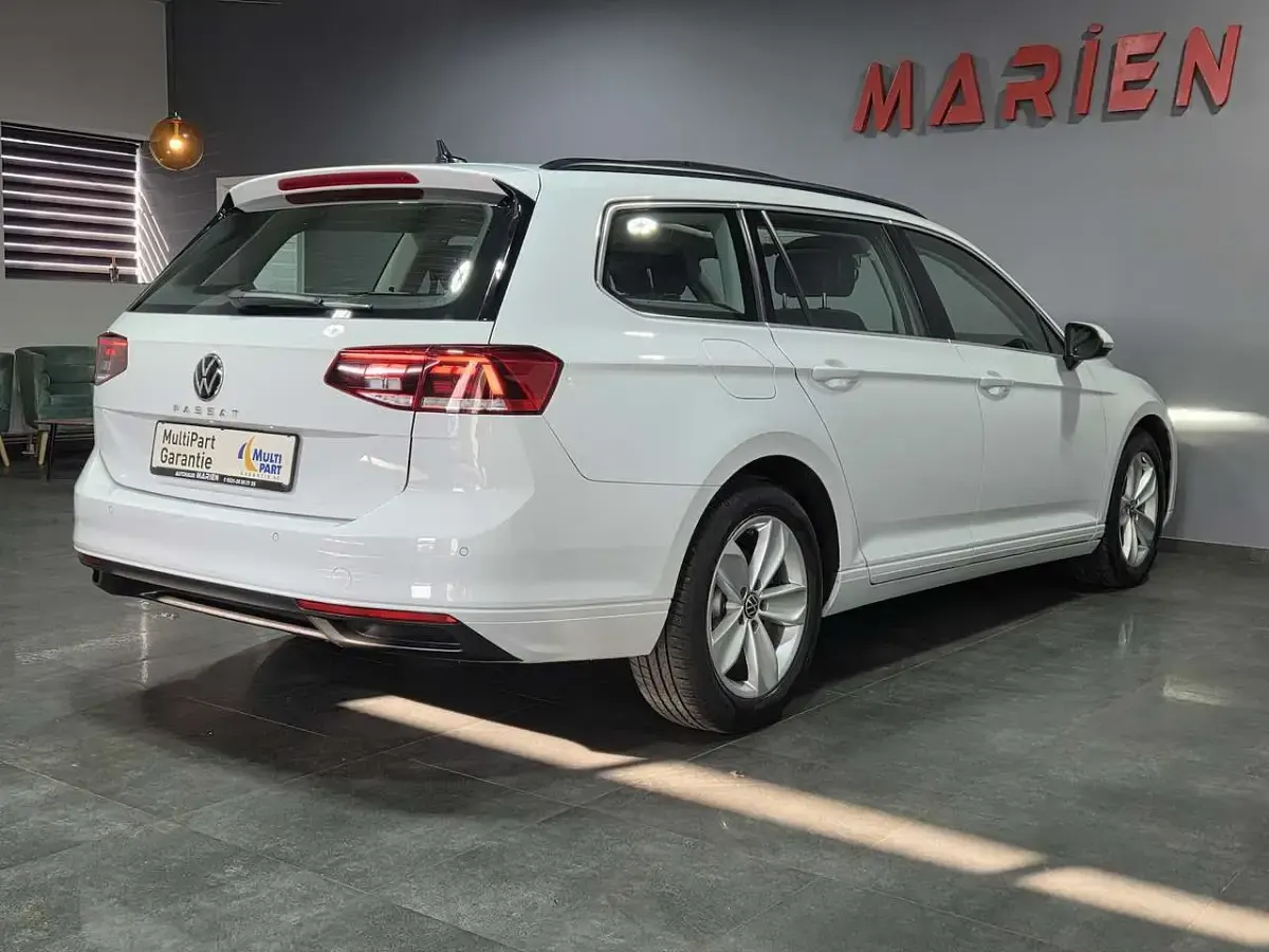Usata VW Passat 200 CV (147 kW) 2022 Bianco Station wagon