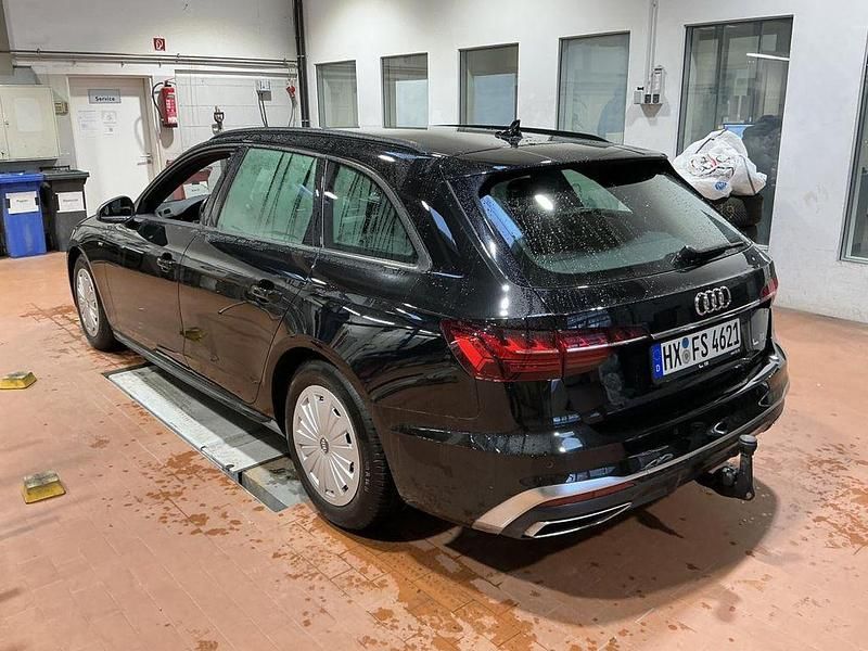 Gebraucht Audi A4 S-Line 163 PS (119 kW) 2021 Mythosschwarz Kombi